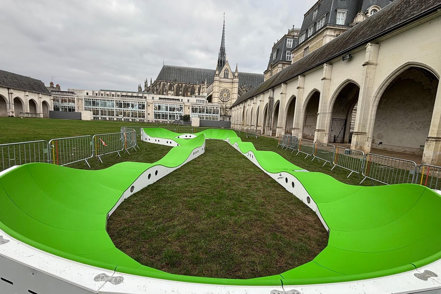 Pumptrack - Campo Santo dOrléans (Franța) – foto 2